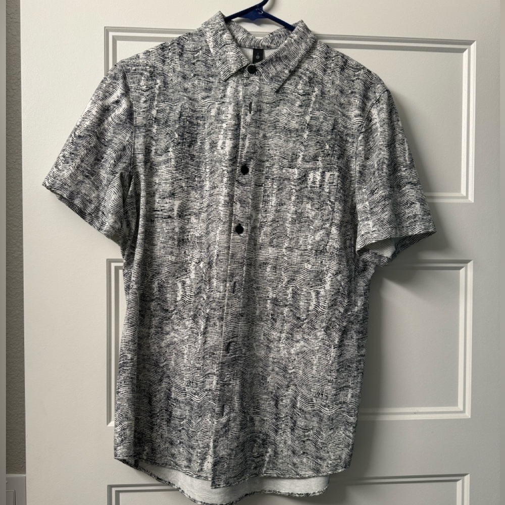Men’s Lululemon Short Sleeve Pocket Tee